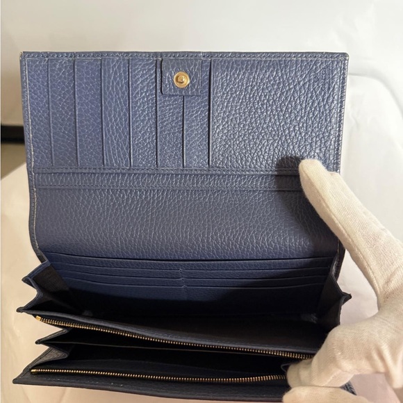 Gucci Women Leather, Long Wallet, Authentic - Picture 5 of 8